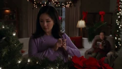 Jessica sets up the lights