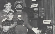 The original unedited picture taken during the 1986 Super Mario-A-Thon event