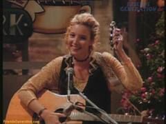 Phoebe chante.jpg