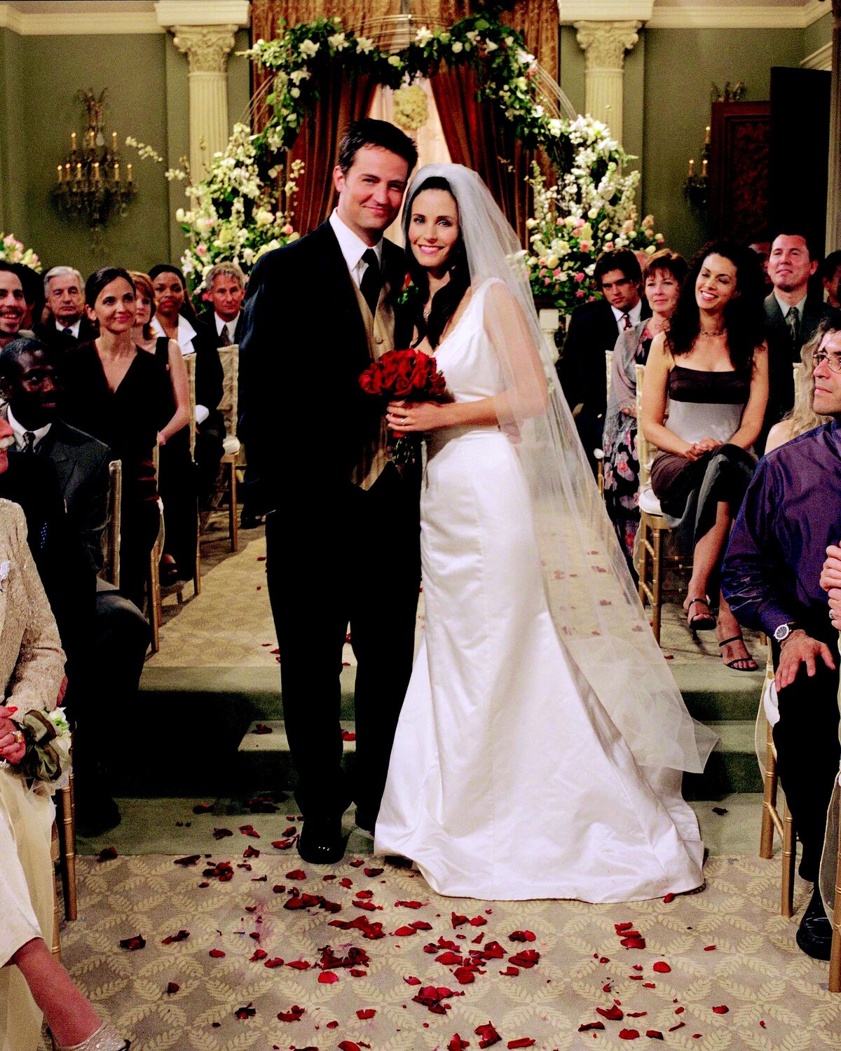 Wedding of Chandler Bing and Monica Geller Friends Central Fandom