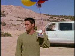 5x22 Joey Balloons.jpg