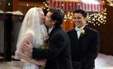 Phoebe y Mike de la Boda