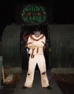 Night Terrors straight jacket.jpg (613 KB) A Freak in a straightjacket outside the entrance. Source unknown.