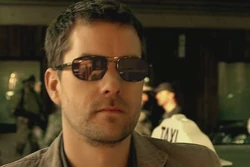 Питер пытается получить работу в Ираке