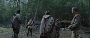 Cassian est présenté à l'équipe rebelle d'Aldhani, qui l'accueille froidement.