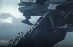 Un ravinak s'en prenant au Razor Crest.