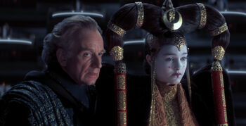 Amidala et Palpatine au sénat