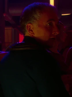 Achk Med-Beq faisait équipe avec un escroc Corellien du nom de Dannl Faytonni.