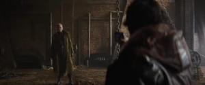 Andor rencontre son acheteur, qui s'avère être un opposant à l'Empire cherchant à le recruter.