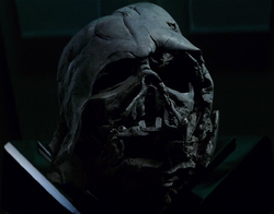 Casque de Vador.png