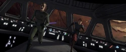 L'Amiral Yularen et le Général Jedi Skywalker courant sur le pont du  alors que ce dernier est attaqué de plein fouet par les forces séparatistes de .