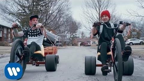 Twenty one pilots- Stressed Out -OFFICIAL VIDEO-