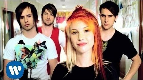 Paramore- Misery Business -OFFICIAL VIDEO-