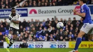 1-0: Moussa Dembélé found himself unmarked as Scott Parker centred from the right, with the former sending in a curled effort into the far corner in the second half