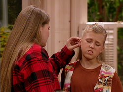 CapCut_fuller house stephanie gets ears pierced