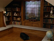 The alcove (which is Joey's "room" for the first part of season 1)