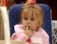 Michelle watching her uncle Jesse