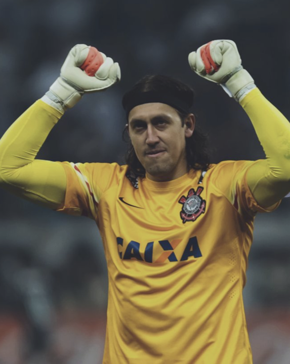 Cássio recebe prêmio de melhor goleiro no Bola de Prata; confira