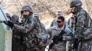 South Korean troops training with US advisors