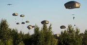 US paratroopers