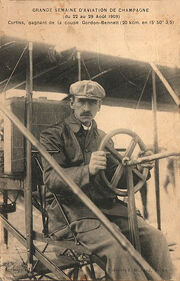 Glenn Curtiss of the Northern Confederation, demonstrating his airmobile in France in 1909.