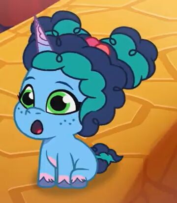 Equestria Daily - MLP Stuff!: New Toy Set My Little Pony Dragon Light  Reveal Features Blaize Skysong the Dragon