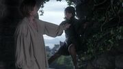 Jaime attrape Bran(1x01)