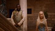 Daenerys et Xaro attendent