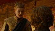 Joffrey ordonne à son oncle de se mettre à genoux