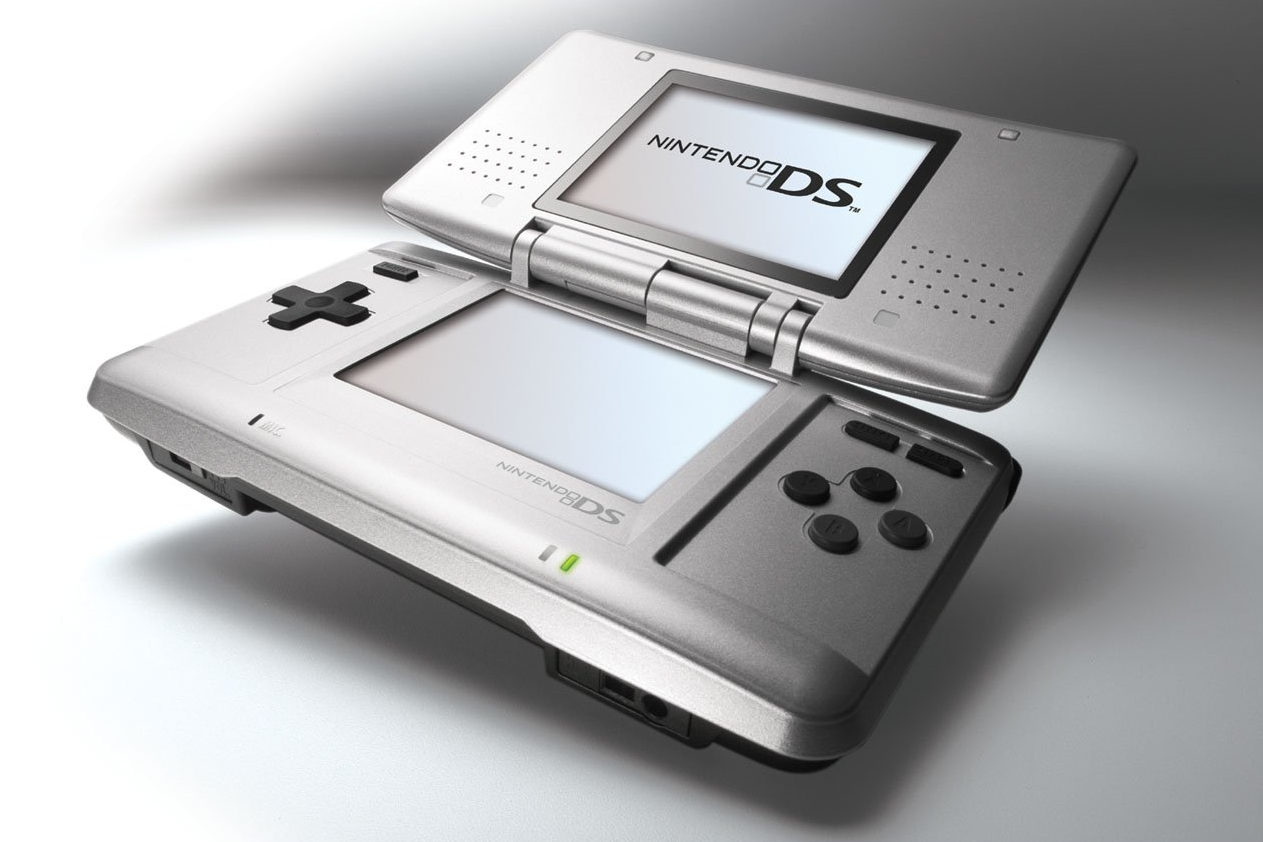 Nintendo где купить. Nintendo DS 2004. Nintendo 3ds 2004. Нинтендо ДС Лайт. Nintendo DSI 2004.