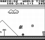 SuperMarioLand-Gameplay2.png (35 KB) Mario in einem Wüstenlevel