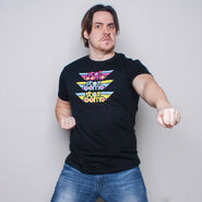 Arin in a Starbomb shirt.