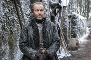 Iain-Glen-Jorah-Mormont-Winter-Town-Season-8-801