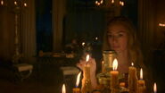 Cersei lighting candles