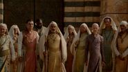 Several members of the Thirteen standing before the gates of Qarth.