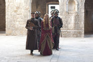 Cersei with Lannister guards