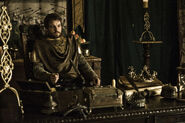 Promotional image of Renly in the second season.