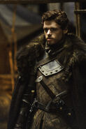 King Robb Stark dresses much like his father did.