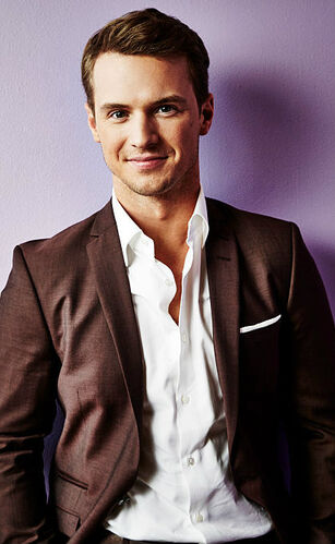 Freddie Stroma