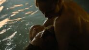 Brienne holds Jaime at the Harrenhal baths.