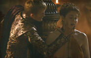 Król Joffrey poniża Ros.