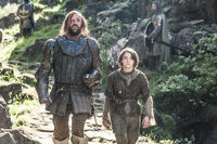 Arya e Sandor chegam no Vale 3