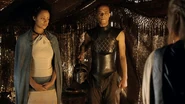 Grey Worm and Missendei speak to Dany in "Oathkeeper".