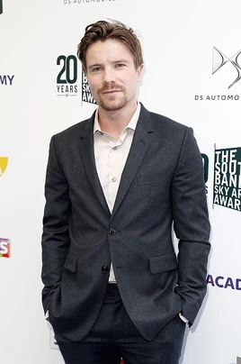 Joe Dempsie Profil