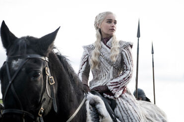 Game-of-thrones-season-8-emilia-clarke-riding