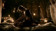 Daenerys & Doreah 1x02