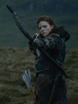 Games Of Thrones Ygritte shoots John Snow 3 times with arrows