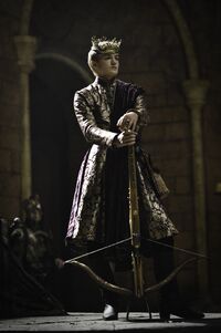 204 Joffrey mit Armbrust