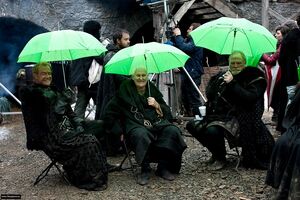 GOT-S1-BEHIND (2).jpg (192 KB)