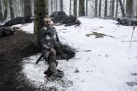 Умирающий Станнис 5x10.jpg (2,38 Мб) Умирающий Станнис 5x10